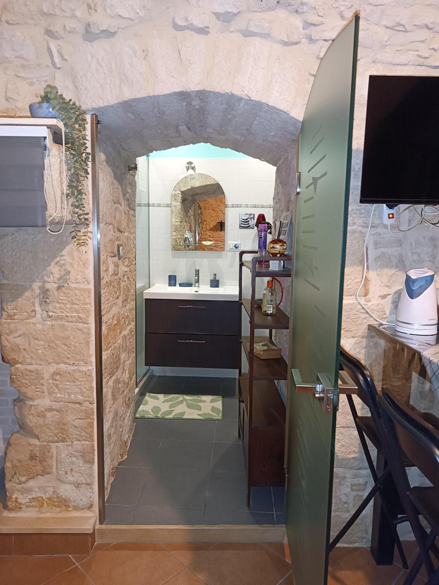 ג'ובינאצו Unique White Stone Studio מראה חיצוני תמונה
